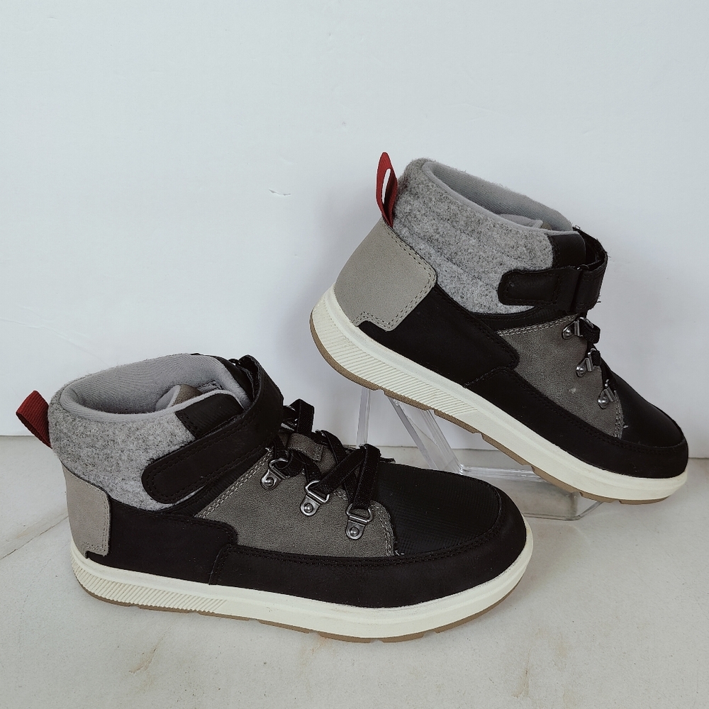 EUC Cat & Jack Kendrick Hook & Loop Slip On Sneaker Boots, 3